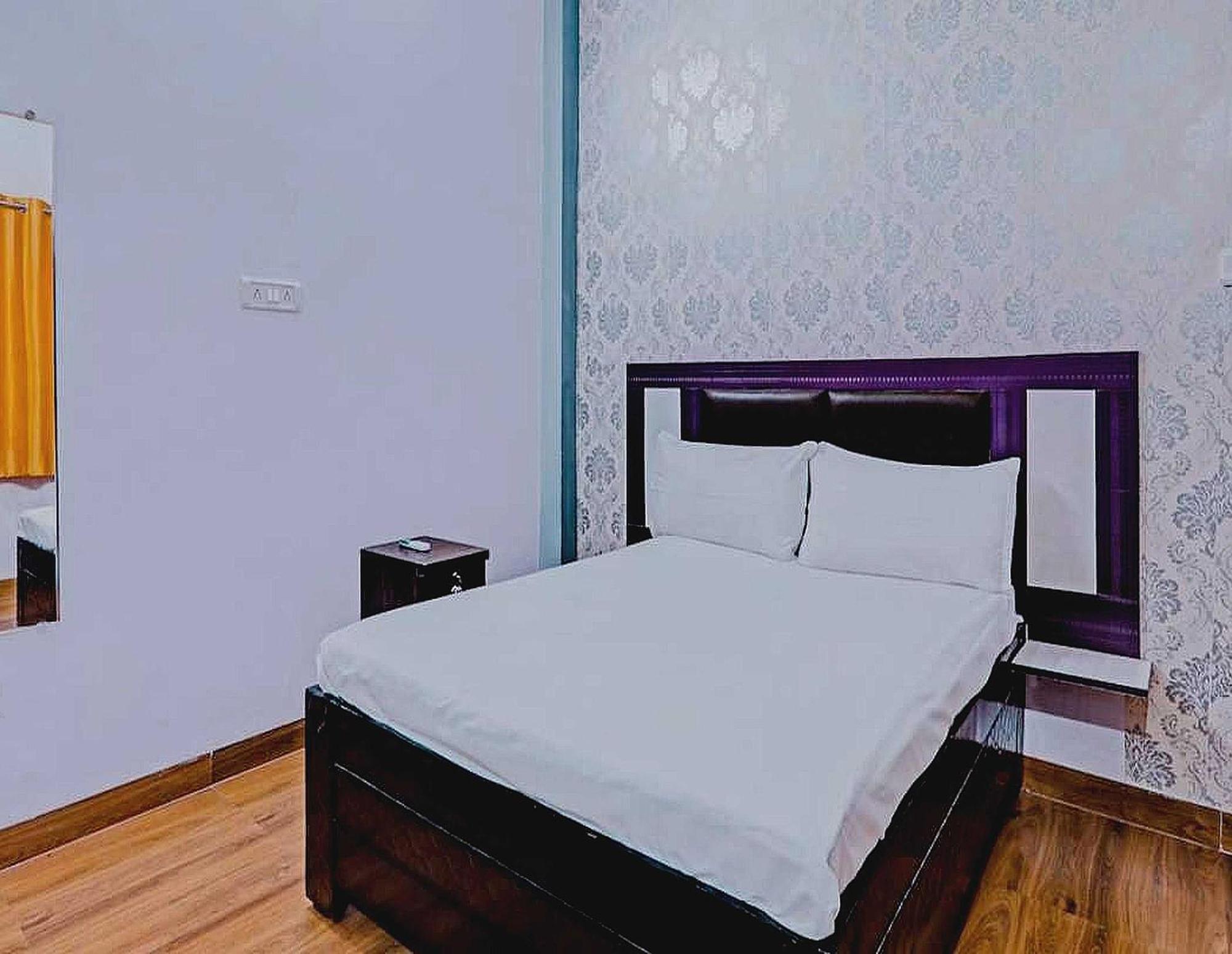 Hotel O Rr Palace Λάκναου Εξωτερικό φωτογραφία