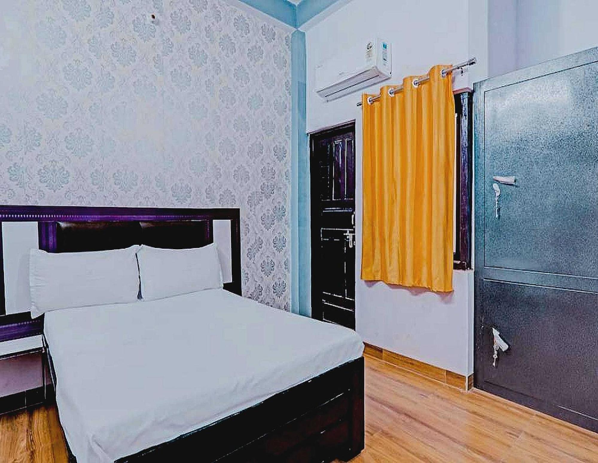 Hotel O Rr Palace Λάκναου Εξωτερικό φωτογραφία