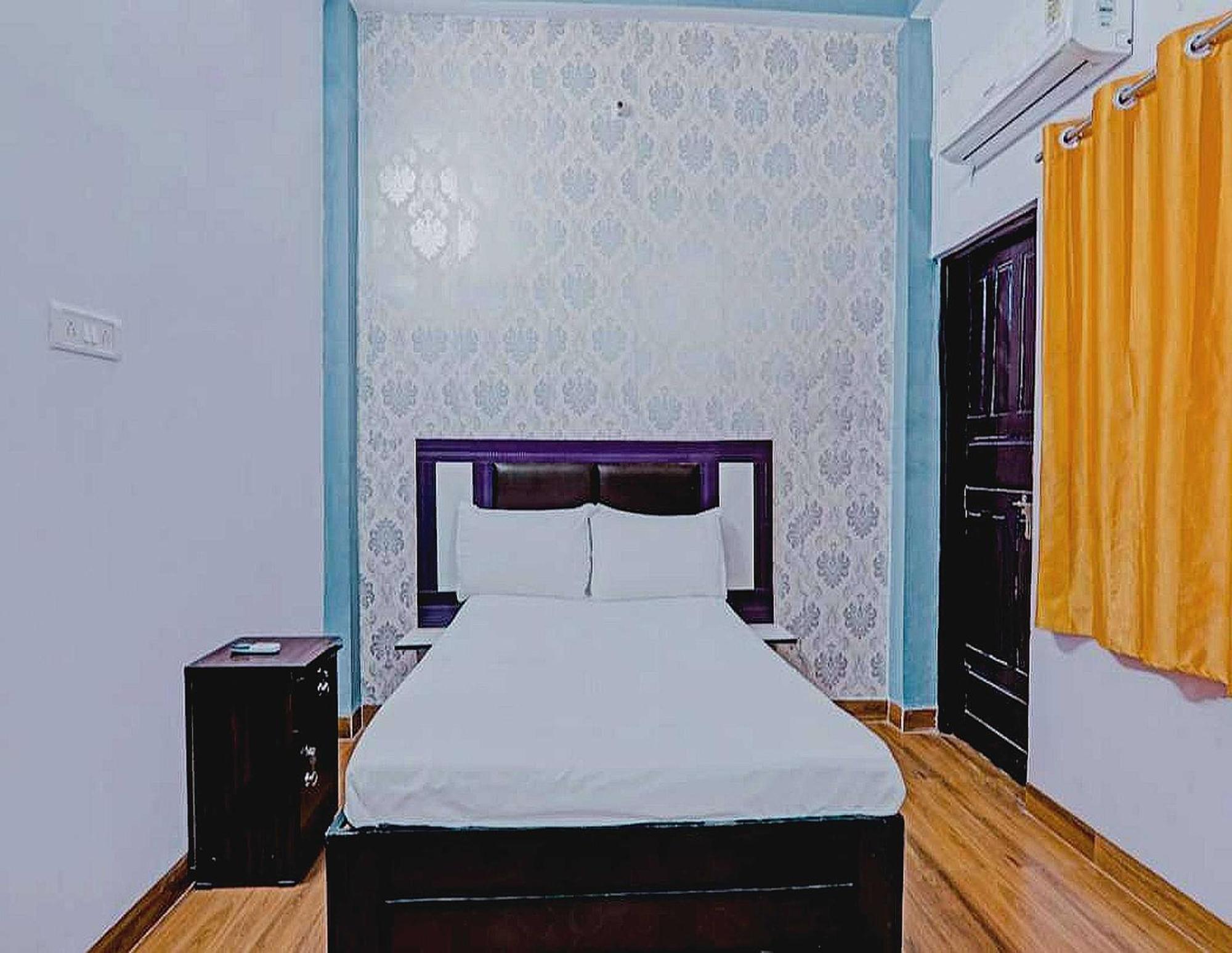 Hotel O Rr Palace Λάκναου Εξωτερικό φωτογραφία