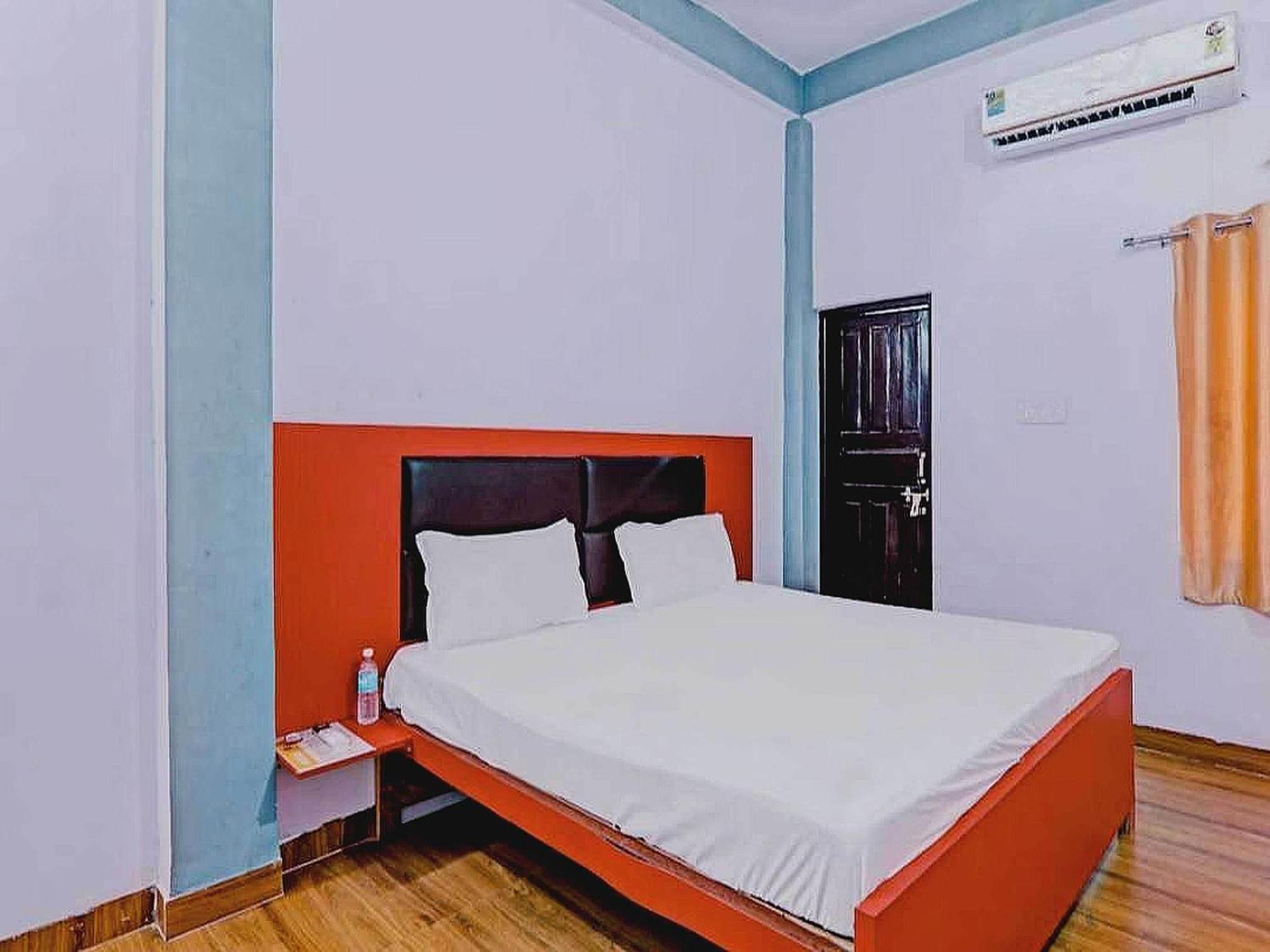 Hotel O Rr Palace Λάκναου Εξωτερικό φωτογραφία