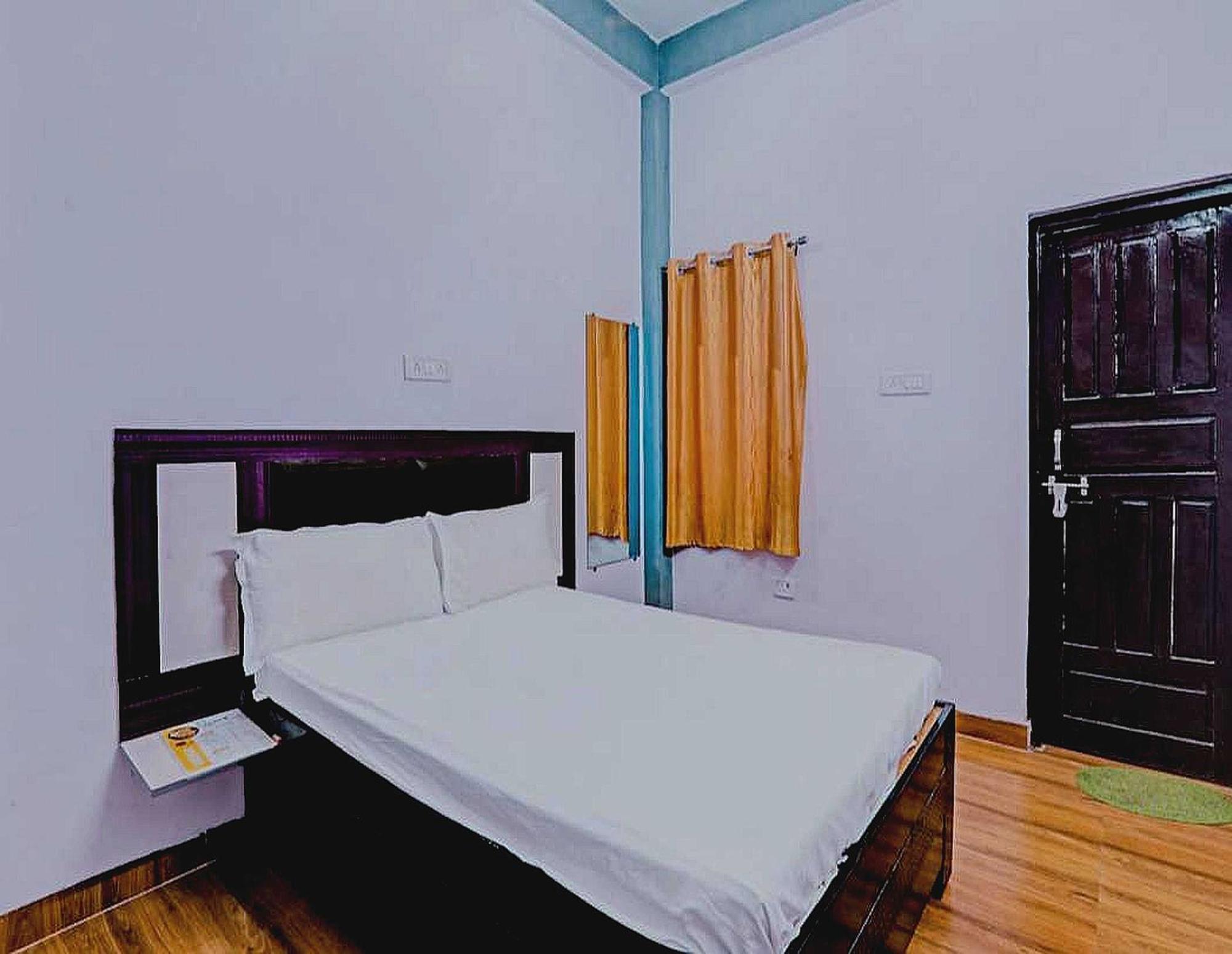 Hotel O Rr Palace Λάκναου Εξωτερικό φωτογραφία