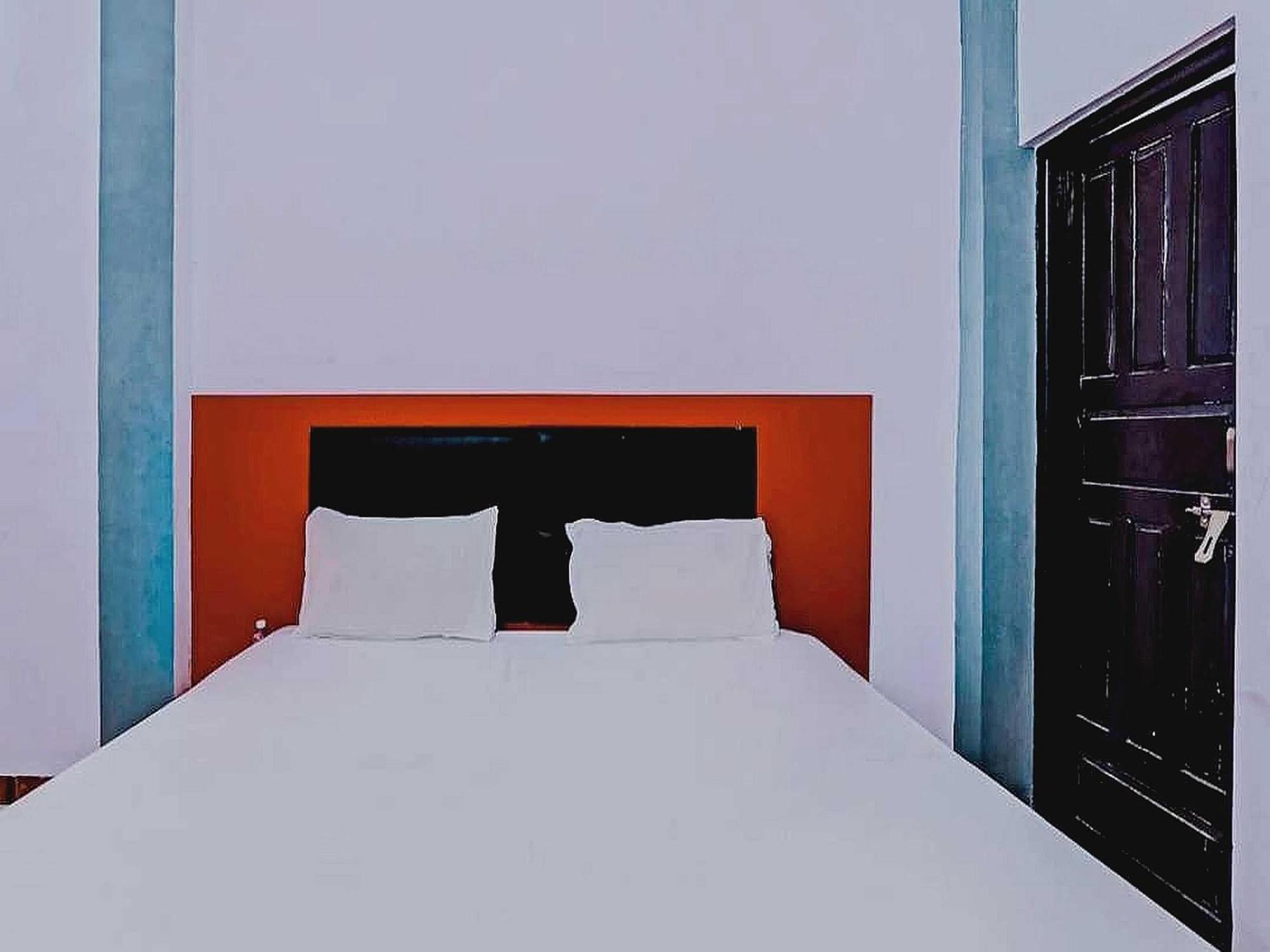 Hotel O Rr Palace Λάκναου Εξωτερικό φωτογραφία