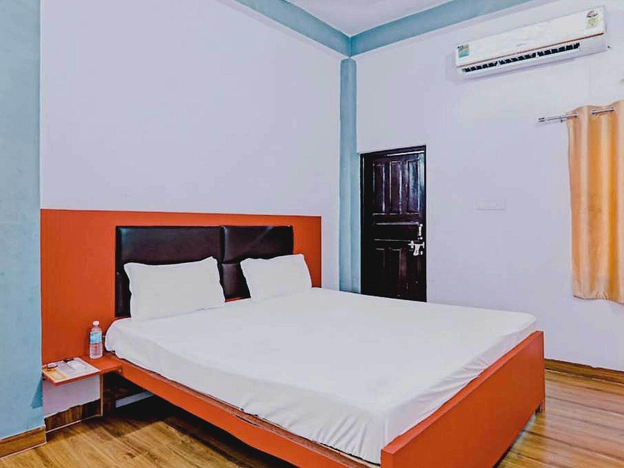 Hotel O Rr Palace Λάκναου Εξωτερικό φωτογραφία