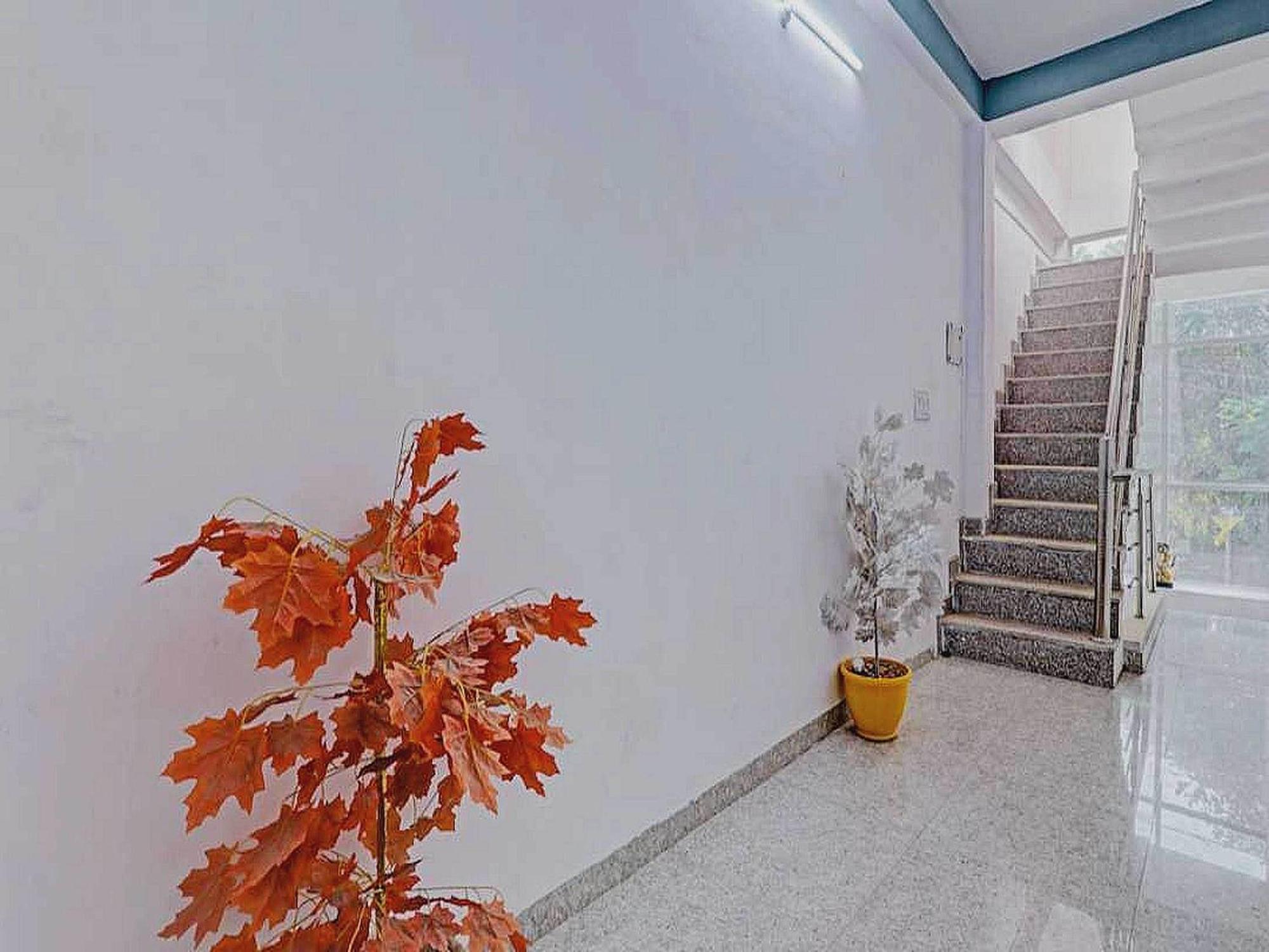 Hotel O Rr Palace Λάκναου Εξωτερικό φωτογραφία