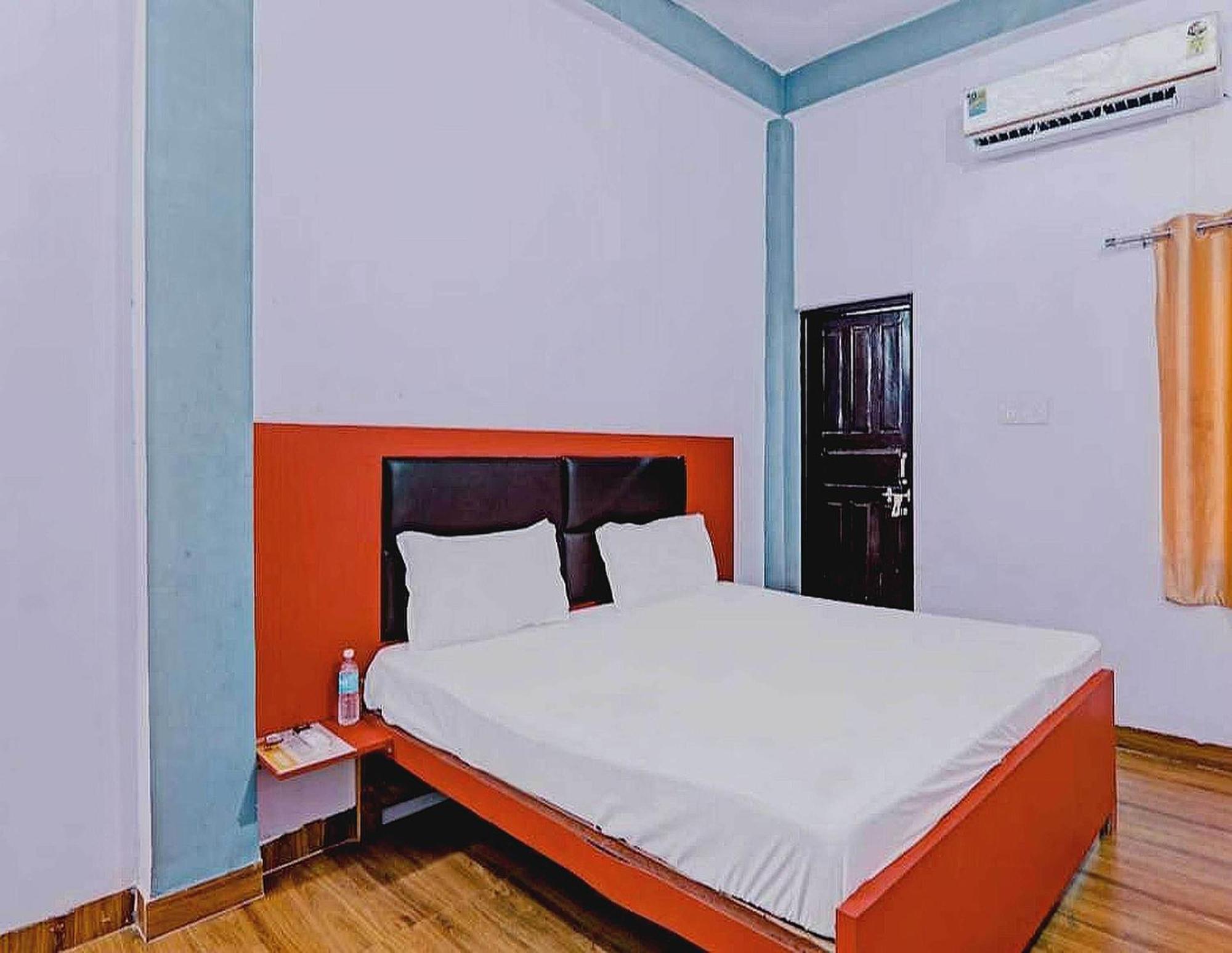 Hotel O Rr Palace Λάκναου Εξωτερικό φωτογραφία
